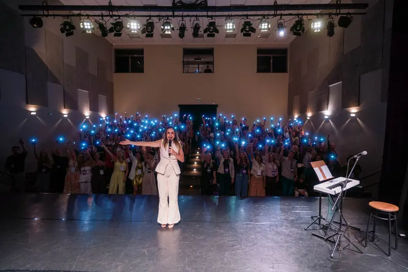 Teatro lotado · Programa Start