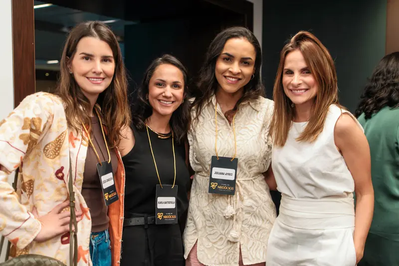 Bastidores · Mulheres juntas